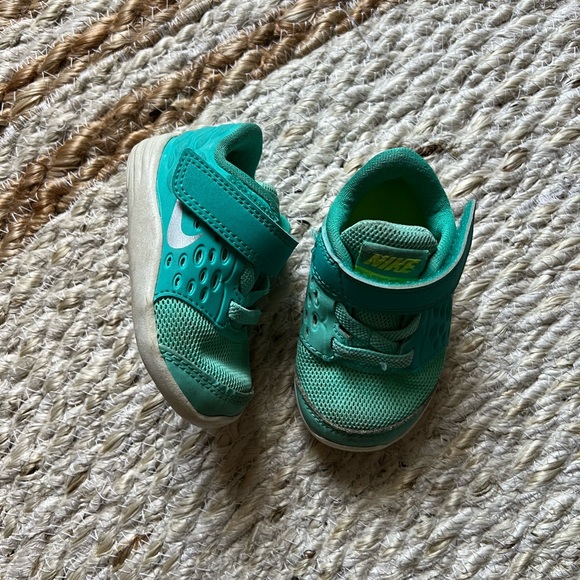 NIKE Stelos - Picture 5 of 10